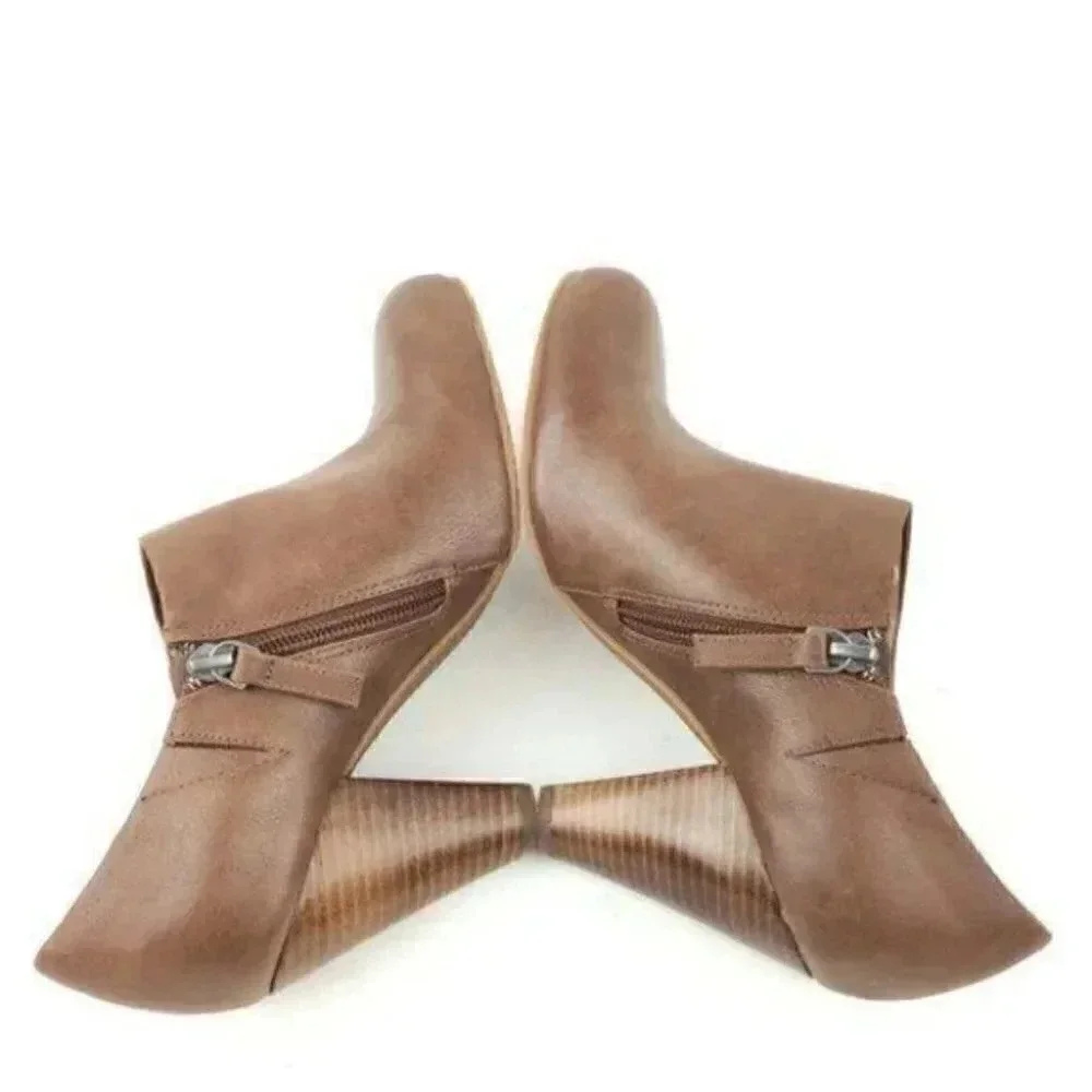 New Crown Vintage Ankle Boots 7 Lion Brown Booties